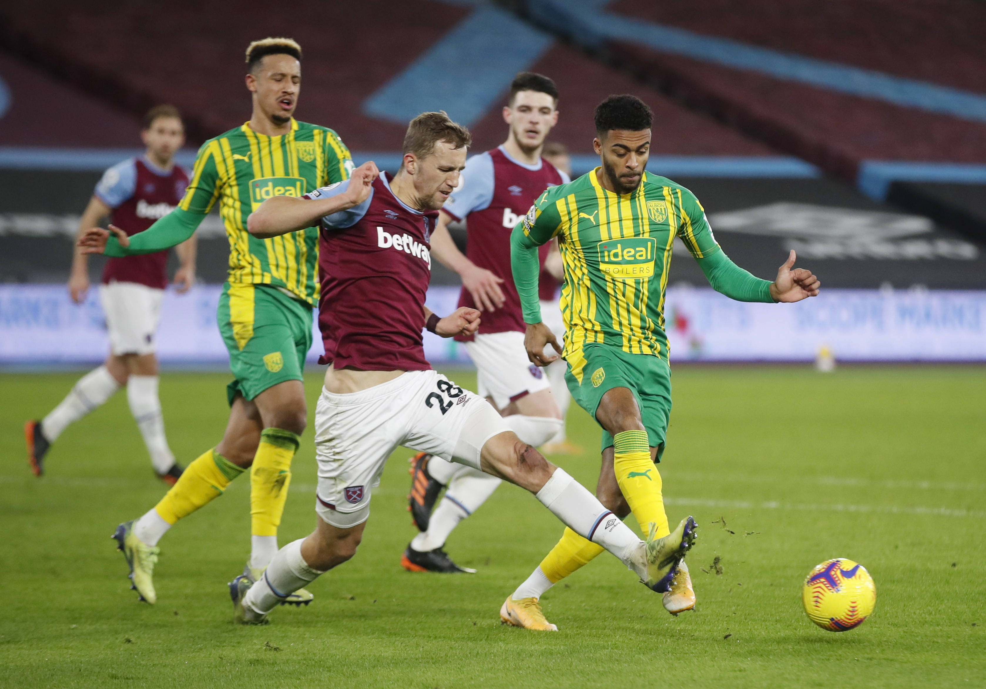 黄蜂还通过 黄蜂还通过